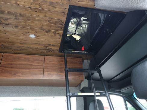 Used 2025 Mercedes-Benz Sprinter 2500 image 35