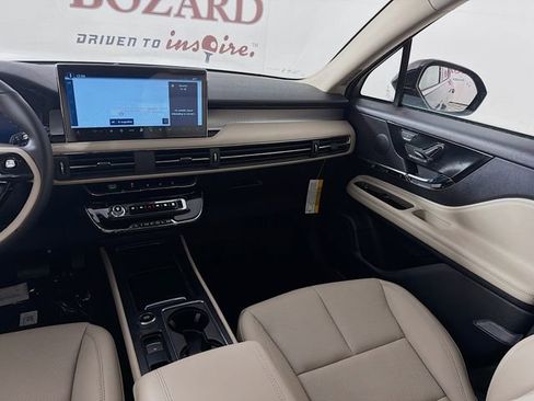 New 2026 Lincoln Corsair Premiere image 25