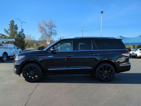 Used 2024 Lincoln Navigator Reserve AWD/4WD image 6