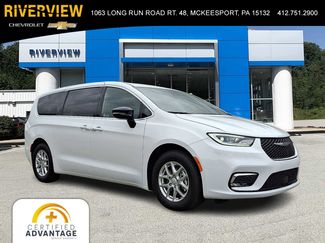 Used 2026 Chrysler Pacifica Select FWD video 1