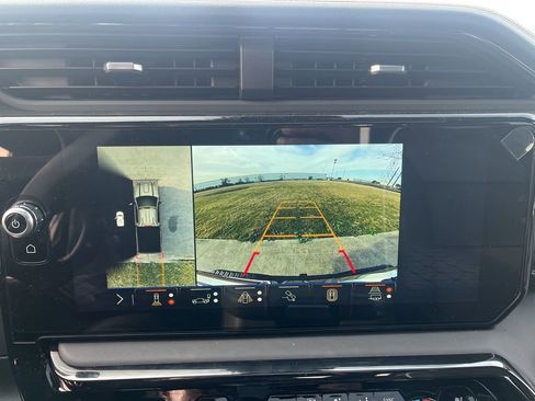 Used 2026 GMC Sierra 2500 AT4X image 27