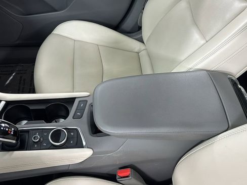 Used 2022 Cadillac XT6 Premium Luxury image 35