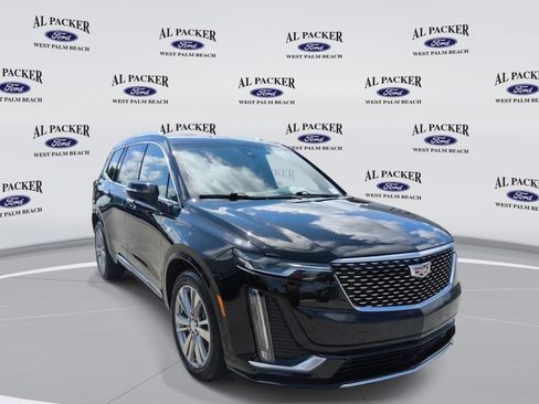 Used 2023 Cadillac XT6 Premium Luxury w/ Technology Package FWD image 8