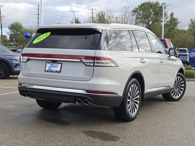 Used 2024 Lincoln Aviator Reserve w/ Elements Package Plus AWD/4WD image 12