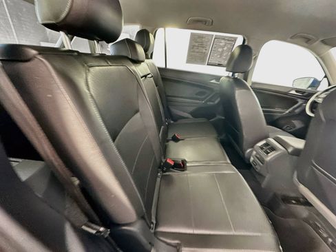 Used 2018 Volkswagen Tiguan SE FWD image 27
