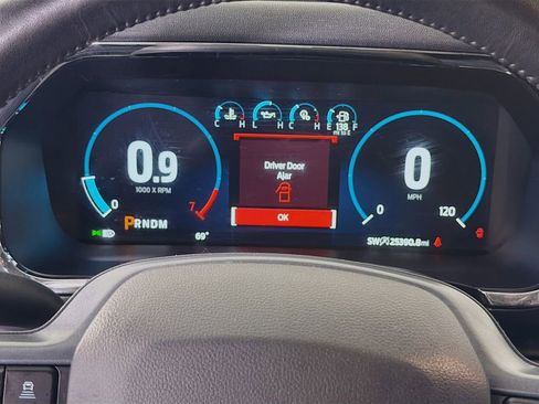 Used 2023 Ford F150 Lariat w/ Trailer Tow Package image 15