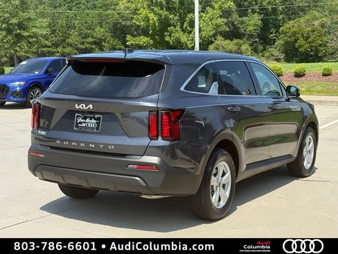 Used 2022 Kia Sorento LX FWD image 12