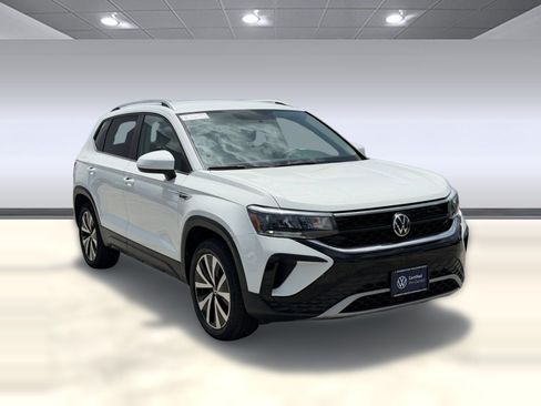 Used 2022 Volkswagen Taos SE AWD/4WD image 6