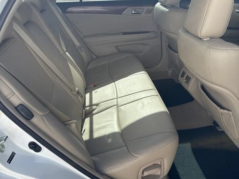 Used 2011 Toyota Avalon FWD image 6