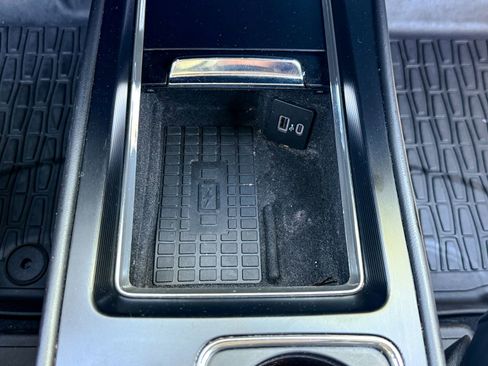Used 2023 Lincoln Corsair AWD w/ Equipment Group 101A image 28