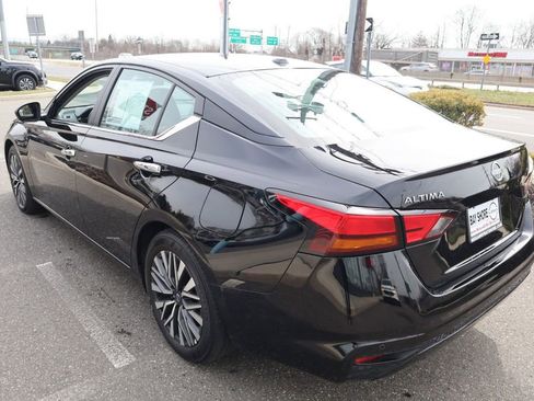Certified 2025 Nissan Altima 2.5 SV FWD image 8
