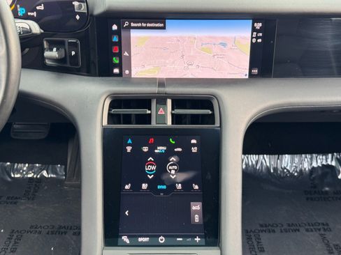 Used 2021 Porsche Taycan image 25