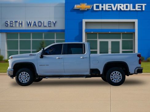 Used 2024 Chevrolet Silverado 2500 LT AWD/4WD image 4