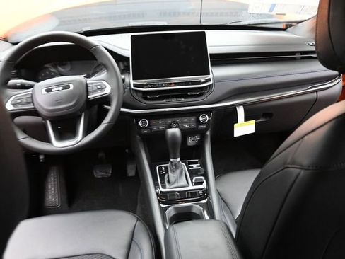 New 2026 Jeep Compass Latitude w/ Sun and Sound Group AWD/4WD image 24