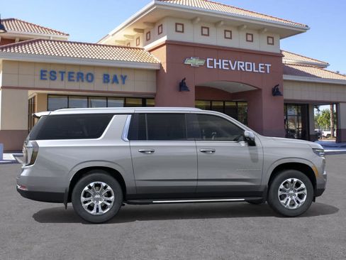 New 2026 Chevrolet Suburban LT w/ Comfort Package RWD image 5