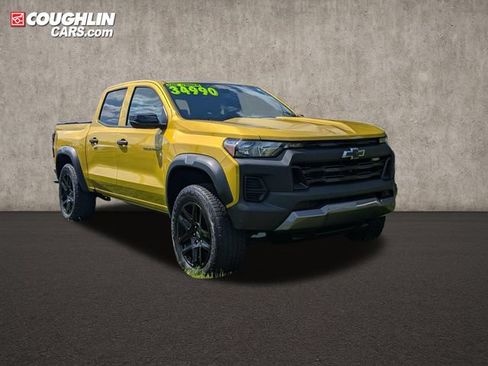 Used 2023 Chevrolet Colorado Trail Boss w/ Technology Package AWD/4WD image 1