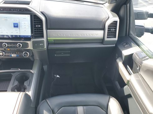 Certified 2022 Ford F450 Platinum w/ FX4 Off-Road Package image 16