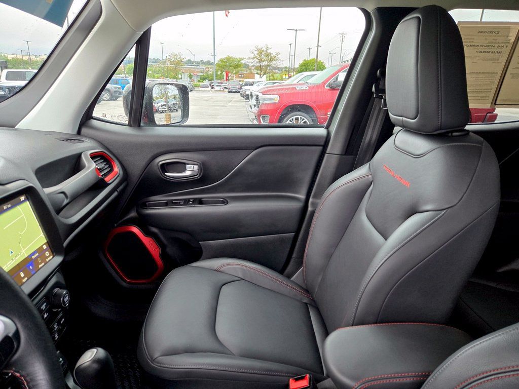 Used 2023 Jeep Renegade Trailhawk w/ Trailhawk Elite Group AWD/4WD image 28