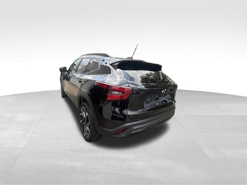 Used 2025 Chevrolet Trax RS w/ Sunroof Package FWD image 4