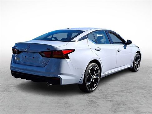 New 2025 Nissan Altima 2.5 SR image 4