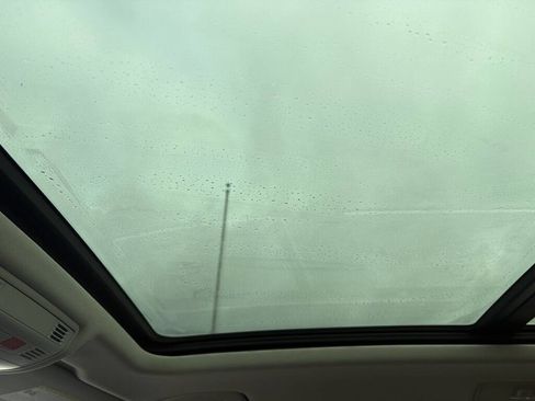 Used 2018 Volkswagen Tiguan SEL w/ 3rd Row Seat Package image 26