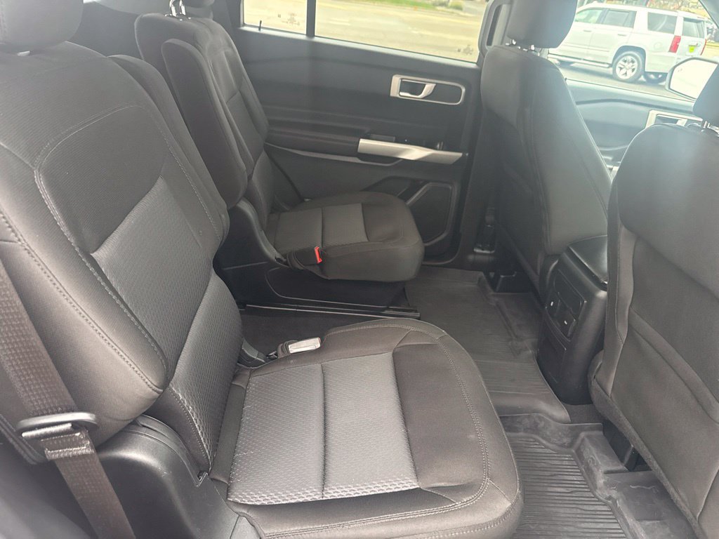 Used 2023 Ford Explorer XLT AWD/4WD image 36