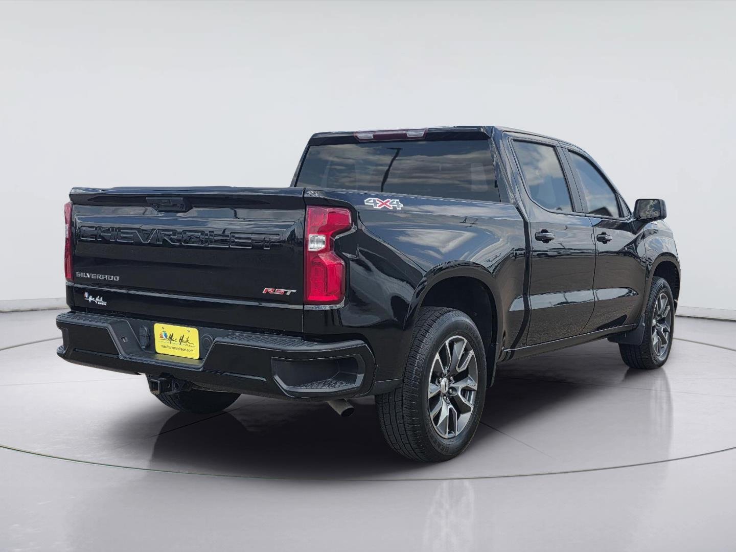 Used 2024 Chevrolet Silverado 1500 RST w/ LPO, Liner Protection Package AWD/4WD image 5