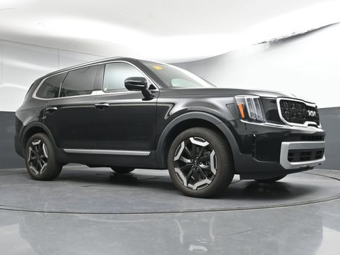 Used 2025 Kia Telluride S image 25