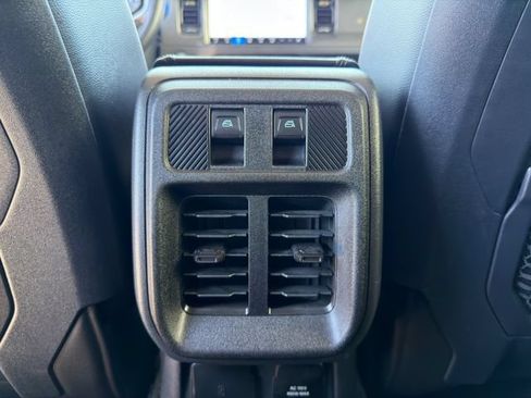 Used 2025 Ford Bronco Badlands AWD/4WD image 17
