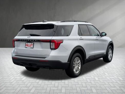 New 2026 Ford Explorer Active image 8