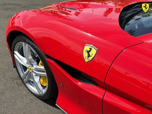 Used 2019 Ferrari Portofino image 50