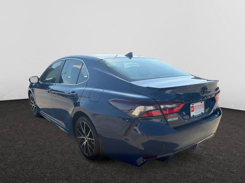 Used 2024 Toyota Camry SE FWD image 6