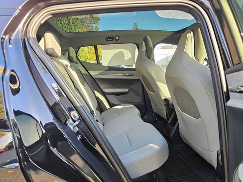 New 2025 Volvo EX30 Plus w/ Protection Package Premier image 12