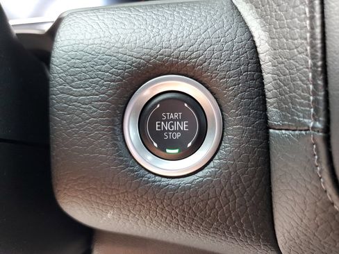 Used 2024 GMC Yukon Denali w/ Advanced Technology Package AWD/4WD image 25