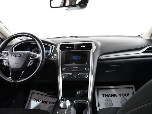 Used 2020 Ford Fusion SE image 7