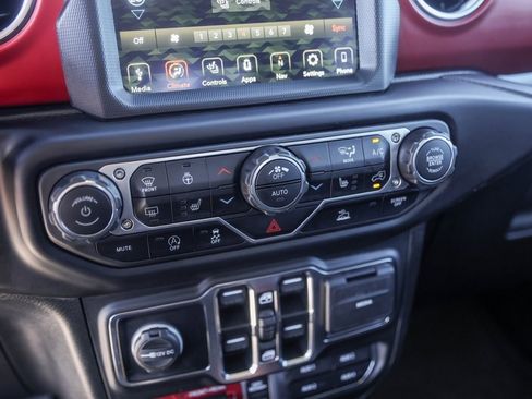 Used 2023 Jeep Gladiator Rubicon w/ Cold Weather Group image 21