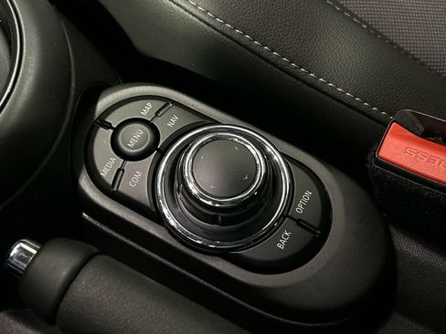 Used 2022 MINI Cooper S FWD image 19