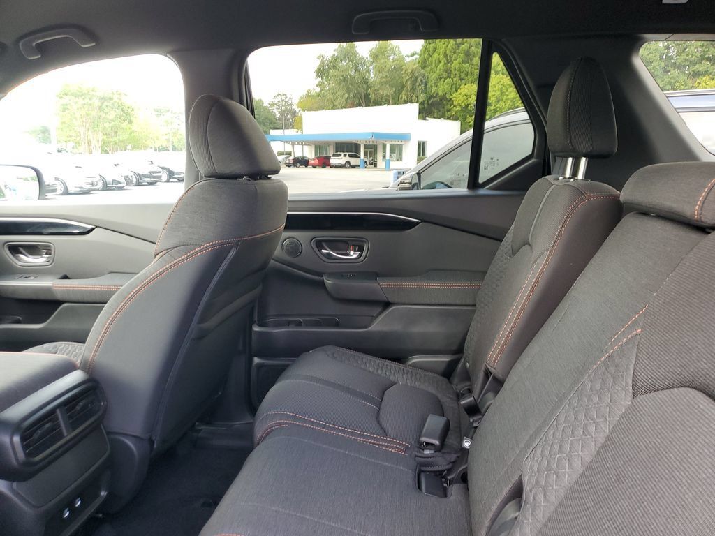 New 2026 Honda Pilot Sport image 9