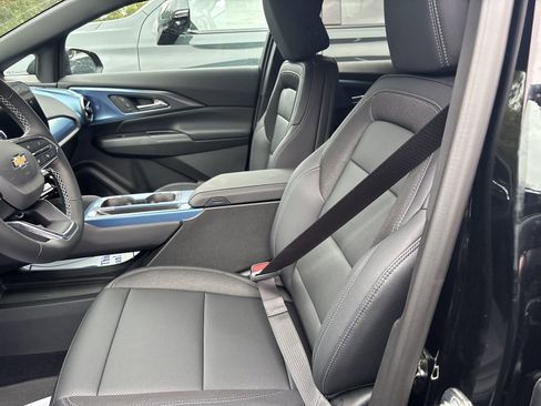 New 2026 Chevrolet Equinox EV LT image 14