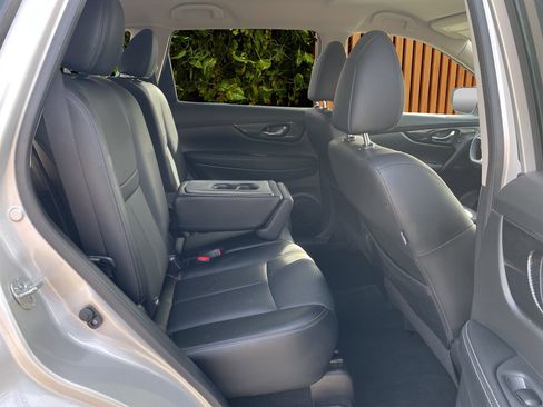 Used 2018 Nissan Rogue SL image 7