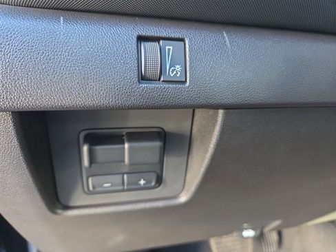 Used 2025 Chevrolet Colorado Z71 w/ Z71 Convenience Package 2 image 17