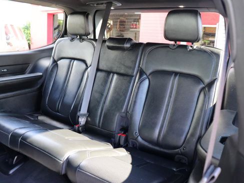 Used 2024 Jeep Wagoneer Series III AWD/4WD image 13
