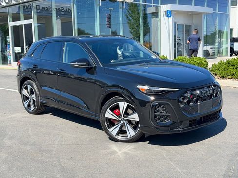 New 2025 Audi SQ5 Prestige image 3