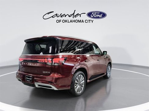 Used 2025 INFINITI QX80 Sensory image 8