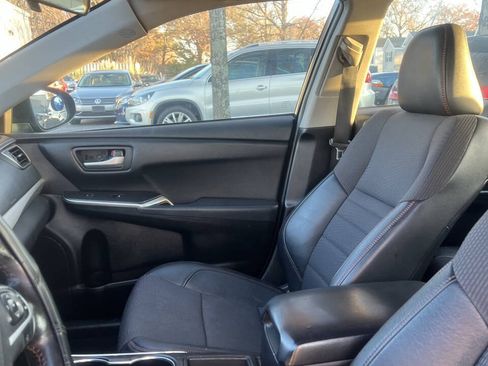 Used 2016 Toyota Camry SE FWD image 12