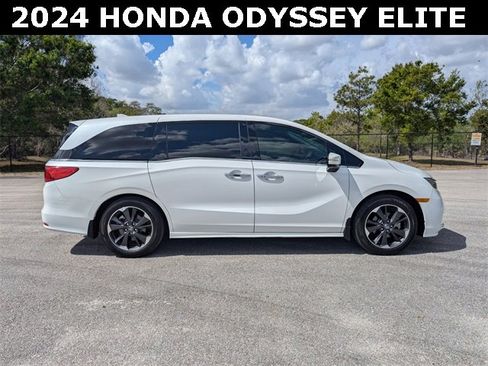 Used 2024 Honda Odyssey Elite image 2