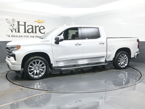 Used 2023 Chevrolet Silverado 1500 High Country w/ High Country Premium Package AWD/4WD image 31