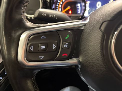 Used 2022 Jeep Wrangler Unlimited Sahara w/ Cold Weather Group AWD/4WD image 13