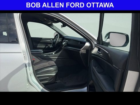 Used 2025 Jeep Grand Cherokee Altitude AWD/4WD image 20