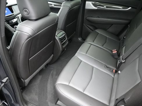 Used 2023 Cadillac XT5 Sportv w/ Technology Package AWD/4WD image 26